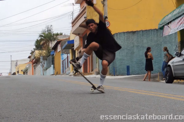 Carlos Piu Vídeo Parte II - Essência Skateboard