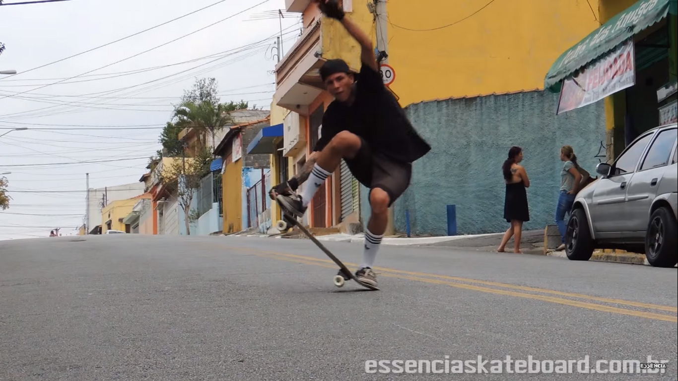 Carlos Piu Vídeo Parte II - Essência Skateboard